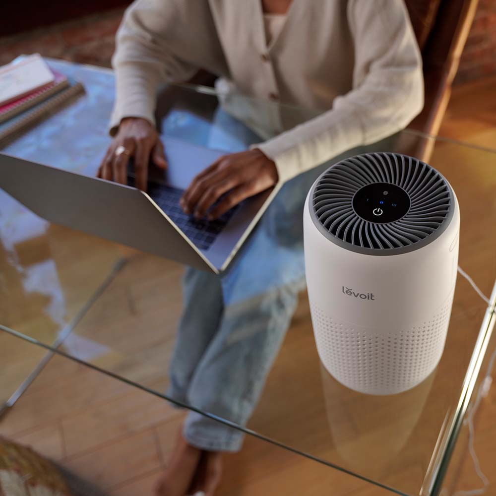 Purificator de aer Levoit Core Mini, Filtru 3 in 1 True HEPA, Panou Comanda Touch Screen, Alb