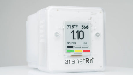 Detector digital de radon pentru locuință Aranet, monitorizare a temperaturii, umidității și presiunii atmosferice, ecran E-Ink, portabil, Free App, Alb