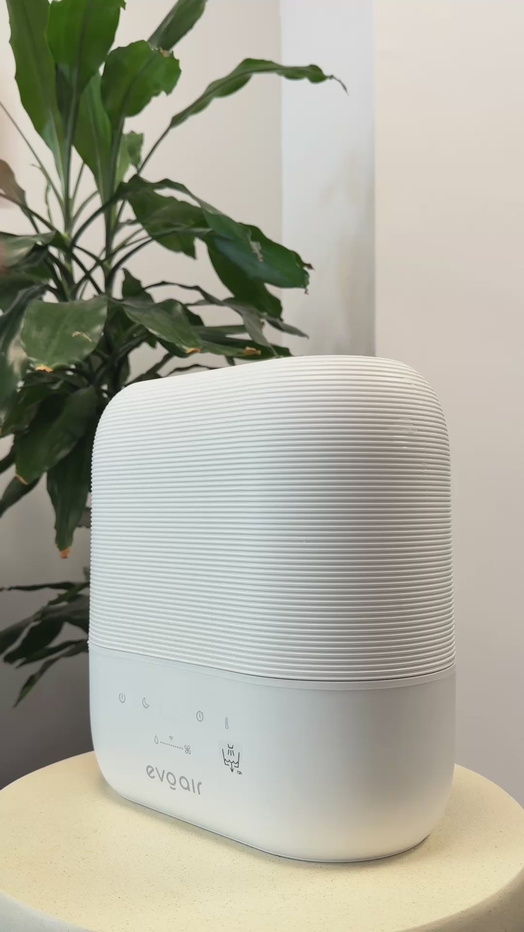 Umidificator Evoair UMIVA 4700 Smart, Wifi, Rezervor 4.8L, Capacitate de umidificare 400ml/h, Senzor umiditate, Mod Auto, Autonomie ≥9.5 ore, Aromaterapie, Indicator umiditate și temperatură, Alb